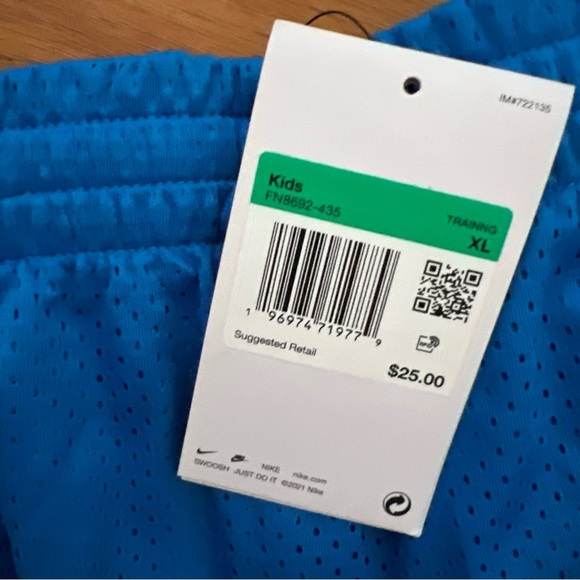 NWT Nike Kids XL Blue Standard Fit Athletic Shorts - Picture 3 of 3